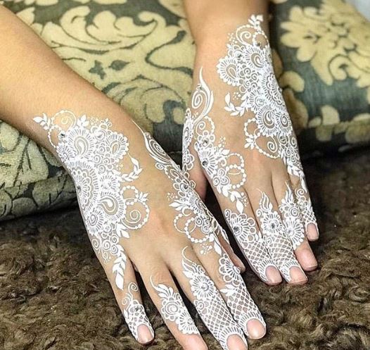 decent mehndi design